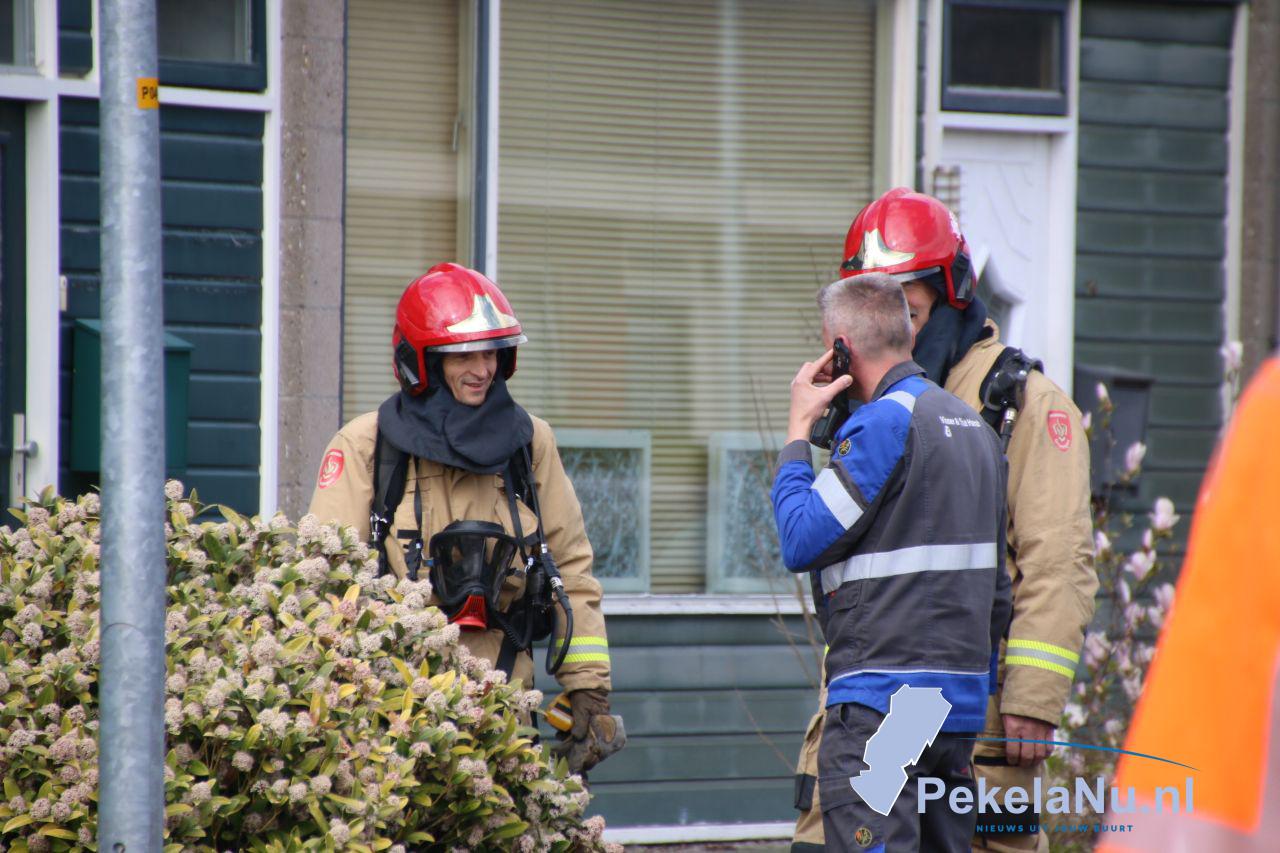Photo of Brandweer verricht metingen in woning