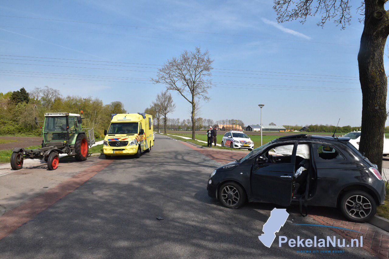 Photo of Auto en tractor botsen op Zuiderveen