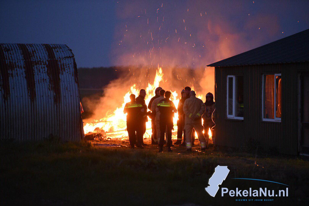 Photo of Brandweer en politie opgeroepen voor ‘paasvuurtje’ in Oude Pekela
